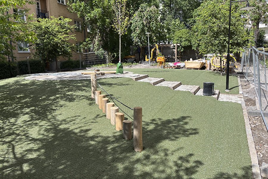 web_0018_Inneryard combined 1